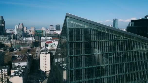 Szklany Budynek Dom Szkła Wieżowiec Dach Miasto Wielopiętrowe Budynki Wieżowce — Wideo stockowe