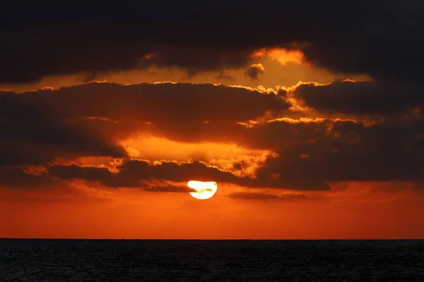 Soleil Descend Sous Horizon Sur Mer Méditerranée — Photo