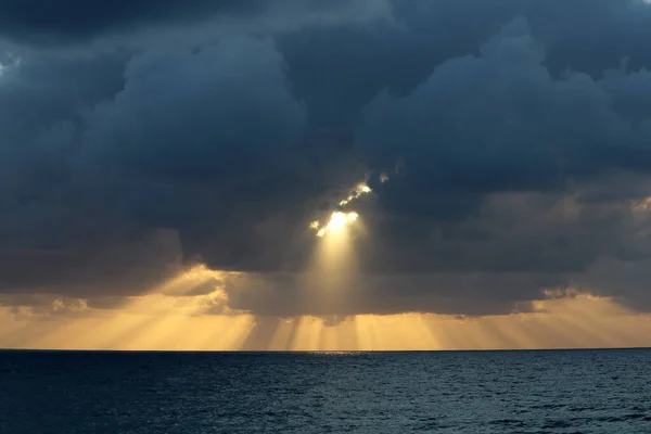 Zon Gaat Onder Horizon Aan Middellandse Zee — Stockfoto