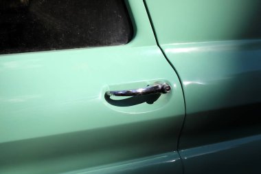 Bir araba cesedinin küçük bir parçası.. 