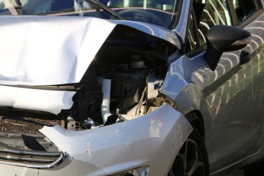 Bir araba cesedinin küçük bir parçası.. 