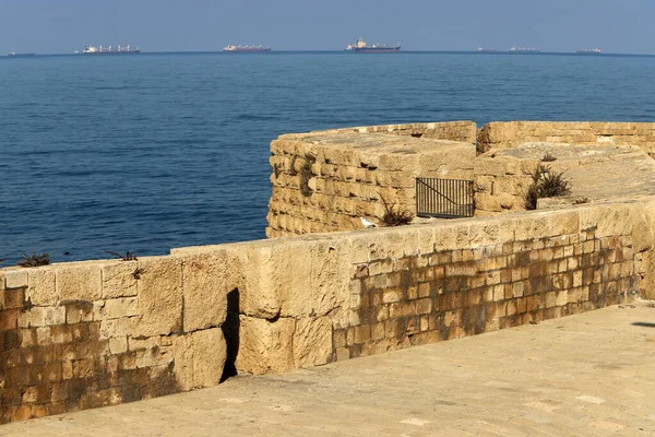 以色列海滨一座古堡的石墙 — 图库照片