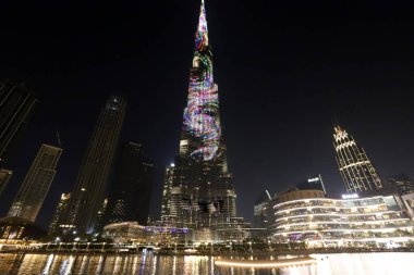 Dubai Birleşik Arap Emirlikleri 04: 12 2022. Halife Kulesi çok yüksek bir gökdelendir..