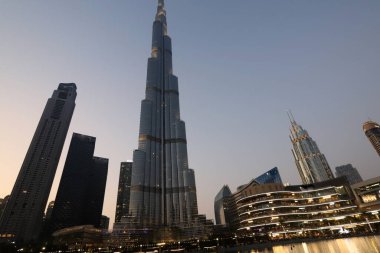 Dubai Birleşik Arap Emirlikleri 04: 12 2022. Halife Kulesi çok yüksek bir gökdelendir..