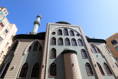 Dubai 'de. BAE. 4 12 2022 . Dubai, Emirlikler 'de büyük ve modern bir şehirdir.