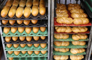 İsrail 'de ekmek ve fırın ürünleri satılıyor.. 