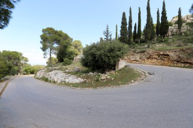 Kuzey İsrail 'deki dağlarda yol.