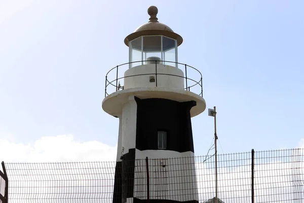 Lighthouse Navigational Landmark Used Identify Coasts Locate Ships — Stock Photo, Image