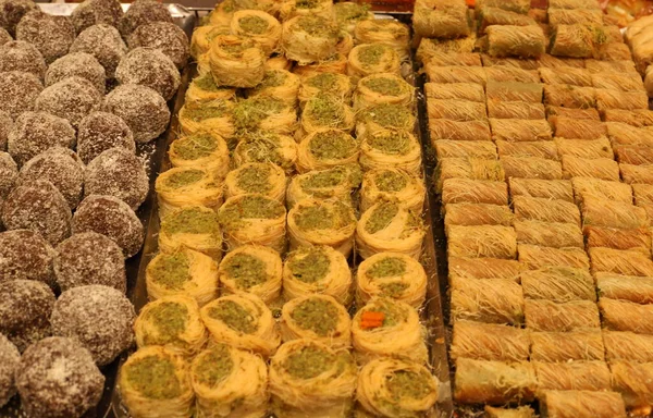 Wschodnie Słodycze Słodycze Sprzedawane Bazarze Izraelu — Zdjęcie stockowe