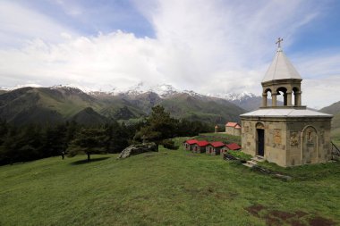 30 Mayıs 2023 Tiflis Georgia. Georgia 'daki eski aktif Hıristiyan kilisesi.