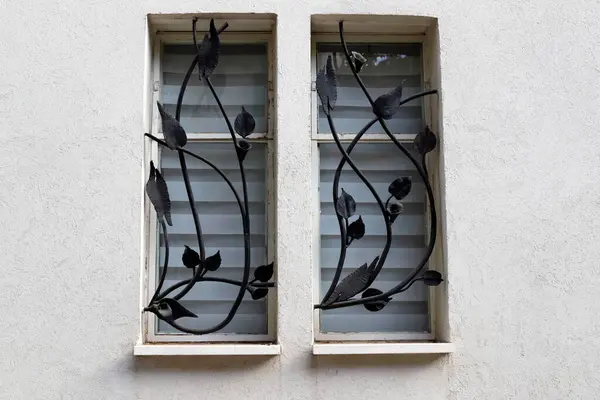 Ein Kleines Fenster Einem Alten Einstöckigen Haus — Stockfoto