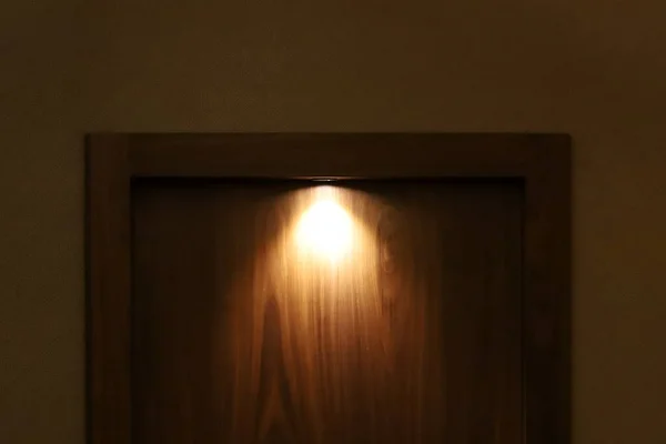 夜间照明房间的吊灯 — 图库照片