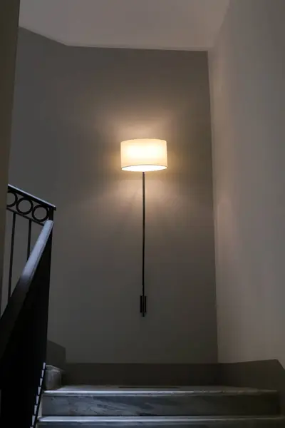 Lámpara Techo Para Iluminar Habitación Por Noche —  Fotos de Stock
