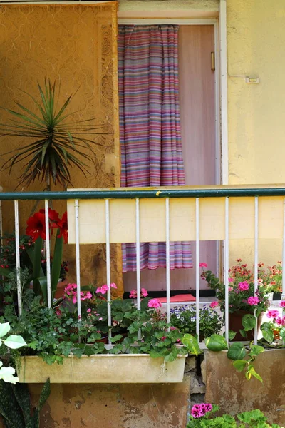 Utvändig Balkong Fasaden Bostadshus — Stockfoto