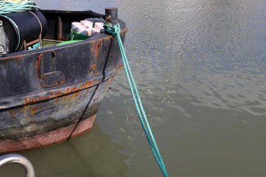 Tel Aviv limanındaki tekne ve yatlar için bir rıhtım..