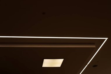 Işığın parlak yansımalarıyla soyut bir arkaplan. Vektör illüstrasyonu .