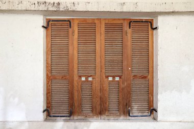 Tel Ayiv 'de konut inşaatında mimari bir detay olarak küçük bir pencere.