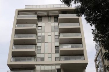 Balkon, yakın plan, İsrail 'deki konut inşaatı sırasında mimari detay olarak kullanılacak..