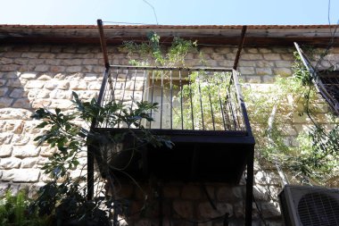 Balkon, yakın plan, İsrail 'deki konut inşaatı sırasında mimari detay olarak kullanılacak..