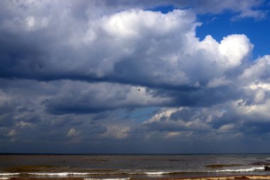 Kuzey İsrail 'de gökyüzünü kaplayan yağmur bulutları.
