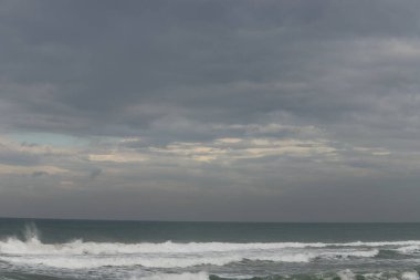 Kuzey İsrail 'de gökyüzünü kaplayan yağmur bulutları.