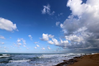 Kuzey İsrail 'de gökyüzünü kaplayan yağmur bulutları.