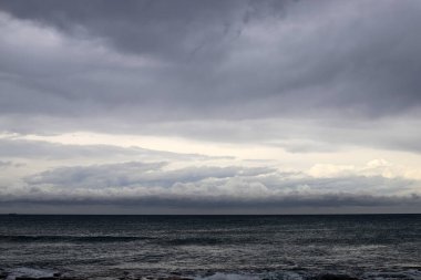 Kuzey İsrail 'de gökyüzünü kaplayan yağmur bulutları.