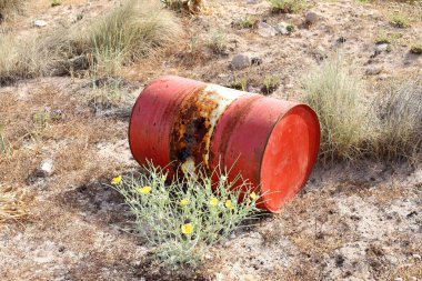 Sıvı taşımak için büyük fıçı.