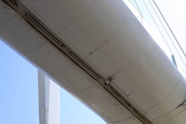 İsrail 'de yol inşaatının mimari bir detayı olarak bir köprüye yakın çekim.