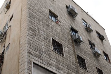 Yüksek binaların ve yapıların mimari detayları.