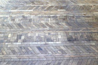 Binaların ve yapıların yakın planında mimari detaylar.