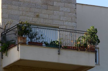 İsrail 'deki bina ve yapıların inşasında mimari bir detay olarak balkon kullanılıyor..