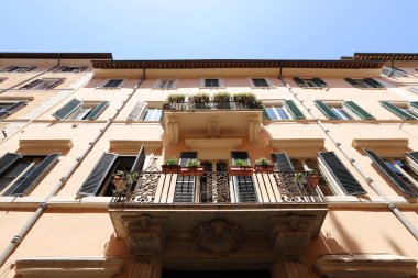 İsrail 'deki bina ve yapıların inşasında mimari bir detay olarak balkon kullanılıyor..