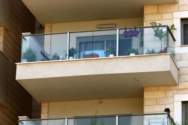 İsrail 'deki bina ve yapıların inşasında mimari bir detay olarak balkon kullanılıyor..