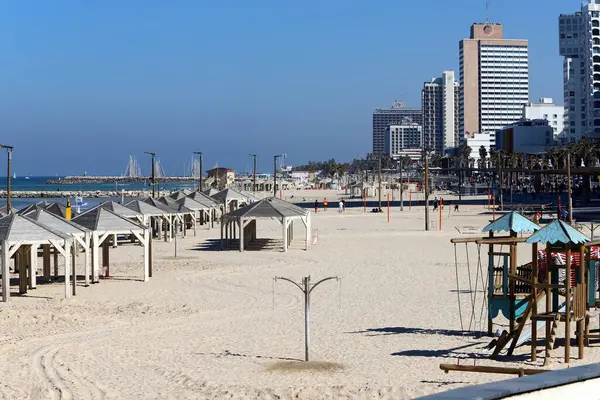 Tel Aviv İsrail 10-18-2024. Tel Aviv, Akdeniz kıyısında bir şehirdir..