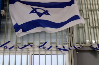 İsrail 'in beyaz ve mavi bayrağı Davut' un yıldızıyla.