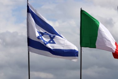 İsrail 'in beyaz ve mavi bayrağı Davut' un yıldızıyla.