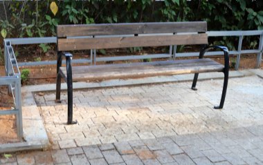 Şehir Parkı içinde kalan için tezgah