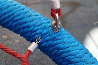 Kalın kenevir örgülü halat. Yaklaş.