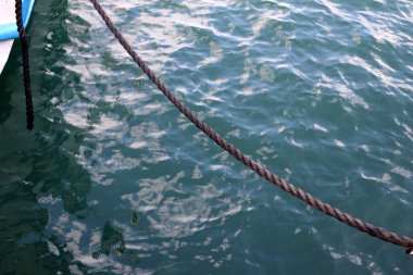 Kalın kenevir örgülü halat. Yaklaş.