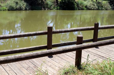 Yarkon Nehri Tel Aviv 'in ortasından akar..