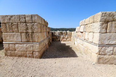 İsrail 'in Jezreel Vadisi' ndeki antik Megiddo şehrinin kazıları.