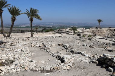 İsrail 'in Jezreel Vadisi' ndeki antik Megiddo şehrinin kazıları.