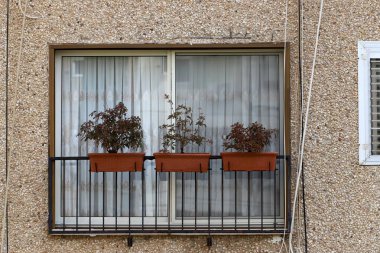 İsrail 'deki bina ve yapıların inşasında mimari bir detay olarak küçük bir pencere..