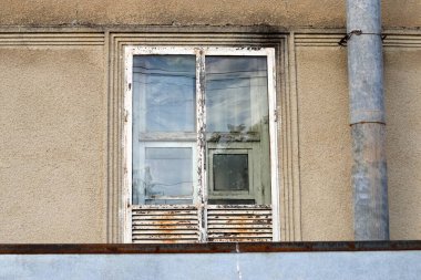 İsrail 'deki bina ve yapıların inşasında mimari bir detay olarak küçük bir pencere..