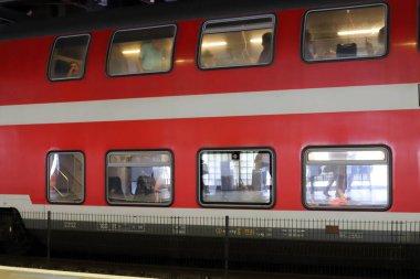 İsrail 'de yüksek hızlı yolcu treni.