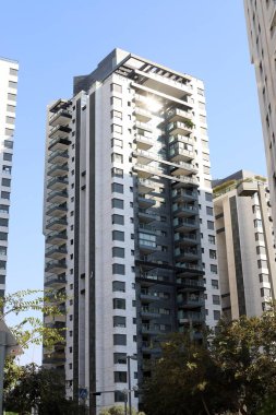 Tel Aviv İsrail. 27 04 2025. Şehirdeki binalar ve yapılar yakın planda..