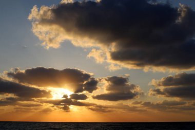 Kuzey İsrail 'de güneş ufukta batıyor..