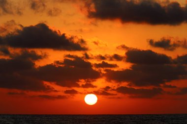 Kuzey İsrail 'de güneş ufukta batıyor..