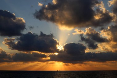 Kuzey İsrail 'de güneş ufukta batıyor..